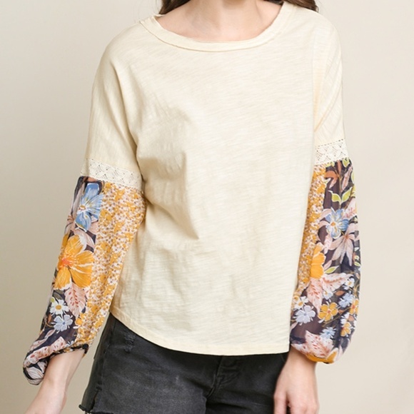 Umgee Tops - Umgee Slub Knit Top with Floral Print Puff sleeves